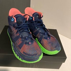 Kyrie 7 mens Size 10